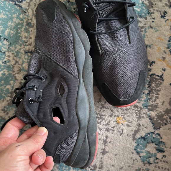 Reebok shoes - Picture 2 of 3